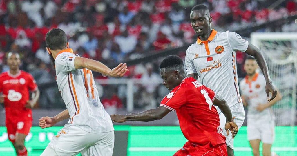 فريق نهضة بركان يحتفل بفوزه بكأس الكونفدرالية الإفريقية 2025