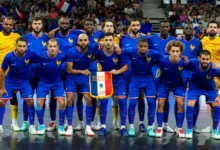 منتخب فرنسا لكرة الصالات يحتفل بالفوز على بلغاريا
