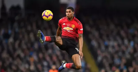 ماركوس راشفورد لاعب مانشستر يونايتد خلال مباراة في الدوري الإنجليزي الممتاز