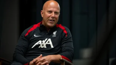 أرني سلوت مدرب ليفربول يخطط لضم أوسيمين