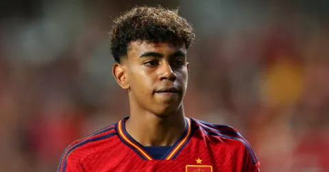 نجم برشلونة الشاب لامين يامال