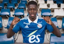 مأمادو سار بقميص ستراسبورغ خلال مباراة في الدوري الفرنسي 2024-2025