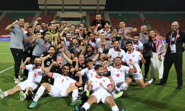 لاعبو منتخب الأردن يحتفلون بالتأهل إلى كأس العالم لأول مرة