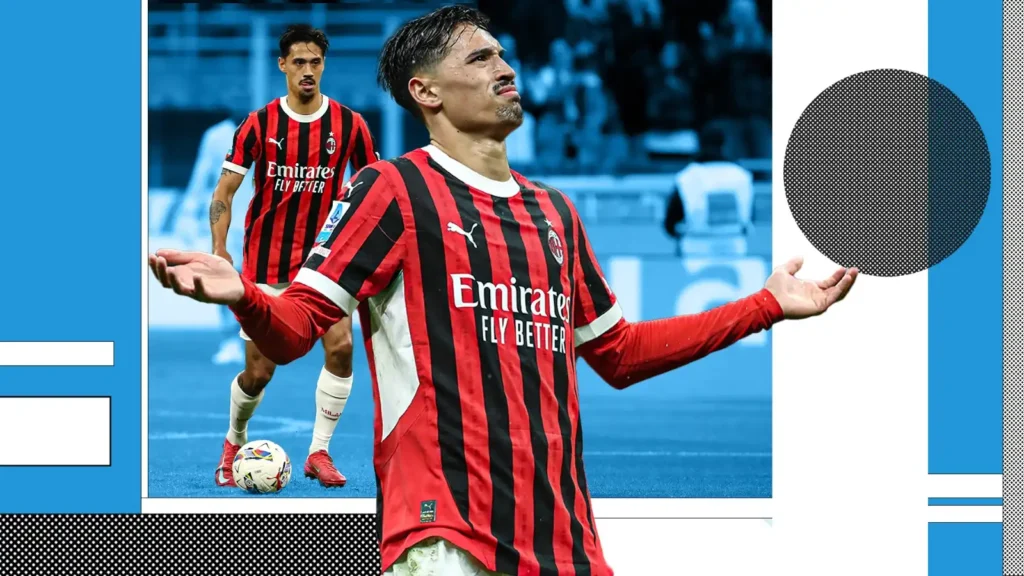 تيجاني رايندرز بقميص نادي ميلان خلال إحدى المباريات