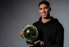 أشرف حكيمي يحتفل بهدف مع باريس سان جيرمان