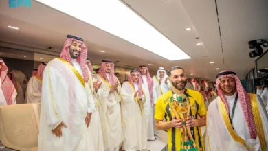 ولي العهد يُتوج الاتحاد بكأس الملك 2024-2025 في ليلة سعودية مبهرة 6 ولي العهد الأمير محمد بن سلمان يُكرم فريق الاتحاد بعد فوزه بكأس الملك 2025 في ملعب الإنماء بجدة