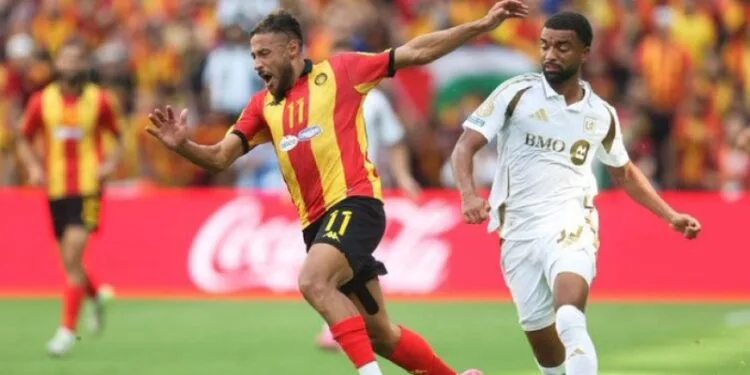 يوسف بلايلي يحتفل بتسجيله هدف الفوز للترجي أمام لوس أنجلوس في كأس العالم للأندية