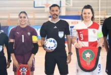 كأس السيدات داخل القاعة : لبؤات الأطلس ينتفضن أمام كرواتيا ويحققن أول فوز 9 لاعبات منتخب المغرب لكرة القدم داخل القاعة يحتفلن بالفوز على كرواتيا