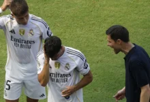 تشابي ألونسو مدرب ريال مدريد الجديد برفقة اللاعبين