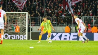 صورة مقربة للاعب الجزائري آدم رجم لاعب شبيبة القبائل ومنتخب الجزائر