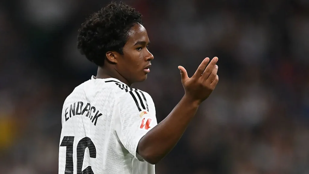 المهاجم إدريك بقميص ريال مدريد خلال إحدى مباريات الموسم الماضي