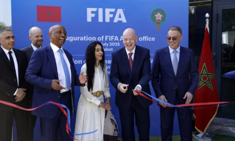 افتتاح مكتب إفريقيا للفيفا في سلا يعزز مكانة المغرب كقوة كروية عربية وعالمية 1 جياني إنفانتينو وفوزي لقجع يفتتحان مكتب إفريقيا للفيفا في سلا