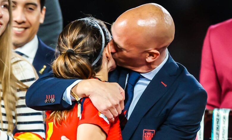منتخب إسبانيا النسوي من فضيحة القُبلة إلى مسار التغيير