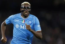 انتقال أوسيمين إلى غلطة سراي يتضمن شرطا يمنعه من العودة إلى الدوري الإيطالي 16 يكتور أوسيمين ينتقل من نابولي إلى غلطة سراي في صفقة تتضمن شرطا يمنعه من العودة إلى إيطاليا