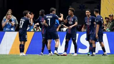لاعب باريس سان جيرمان يحتفل بعد الفوز على ريال مدريد