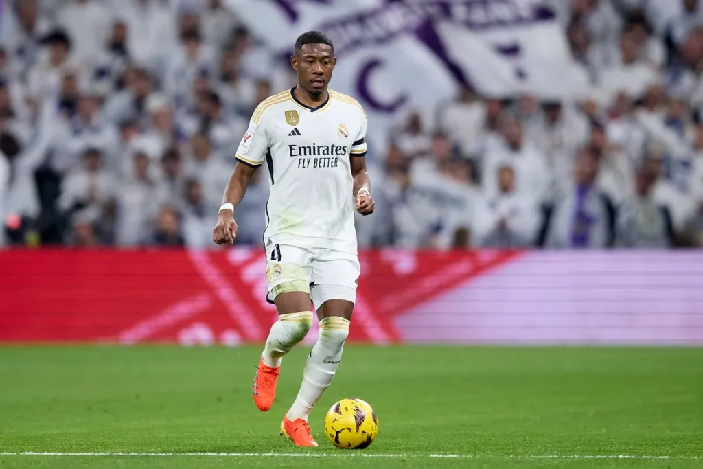 ل مدريد يستعد للتخلي عن ألابا وميندي في صيف 2025