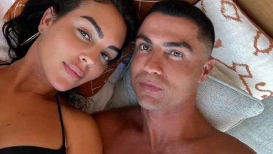 جورجينا رودريغيز تسرق الأنظار من الجميع في عرض البحر بجانب رونالدو: لحظة رومانسية تصنع الحدث 1 جورجينا رودريغيز على متن يخت فاخر بجانب كريستيانو رونالدو وابنهما