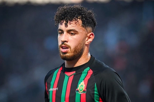 اللاعب أمين زحزوح بقميص الجيش الملكي قبل انتقاله إلى نادي الوكرة القطري