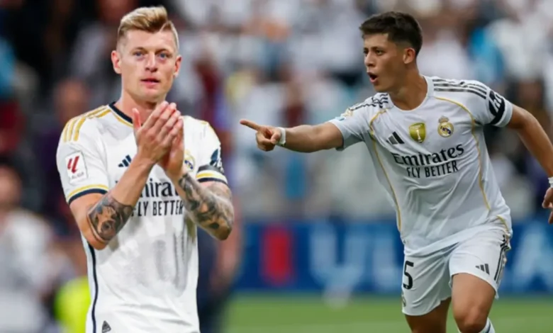 توني كروس وأردا غولر في ريال مدريد خلال مباراة في الدوري الإسباني