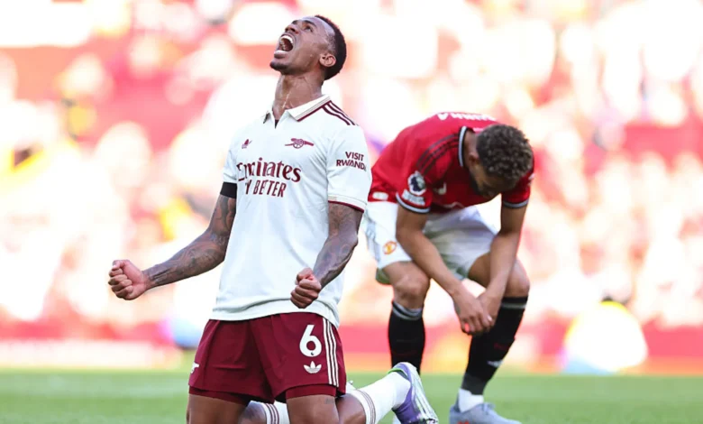 ما هي أبرز الدروس من فوز أرسنال على مانشستر يونايتد في افتتاح الدوري الإنجليزي؟ 1 احتفال لاعبي أرسنال بعد الفوز على مانشستر يونايتد