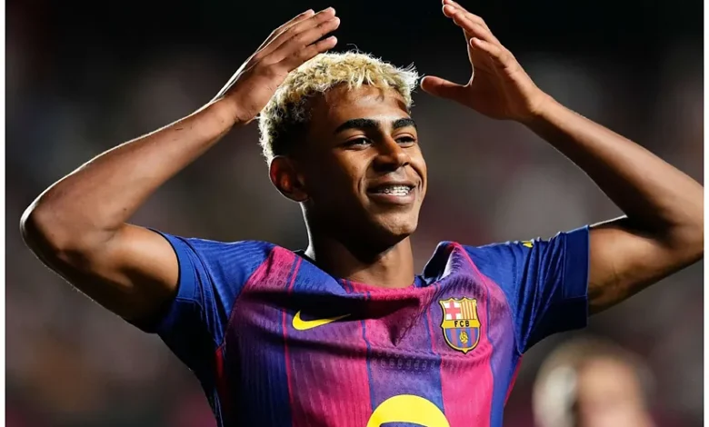 لامين يامال وثروته الصاعدة هل يصبح أصغر لاعب ضمن قائمة الأثرياء في كرة القدم العالمية 1 لامين يامال لاعب برشلونة المرشح للكرة الذهبية وثروته المالية الصاعدة