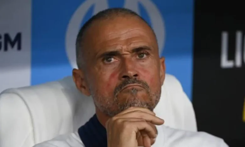 برشلونة ضد باريس سان جيرمان.. صدمة جديدة تضرب الفريق الباريسي قبل القمة الأوروبية 1 خفيتشا كفاراتسخليا لاعب باريس سان جيرمان مهدد بالغياب عن مواجهة برشلونة