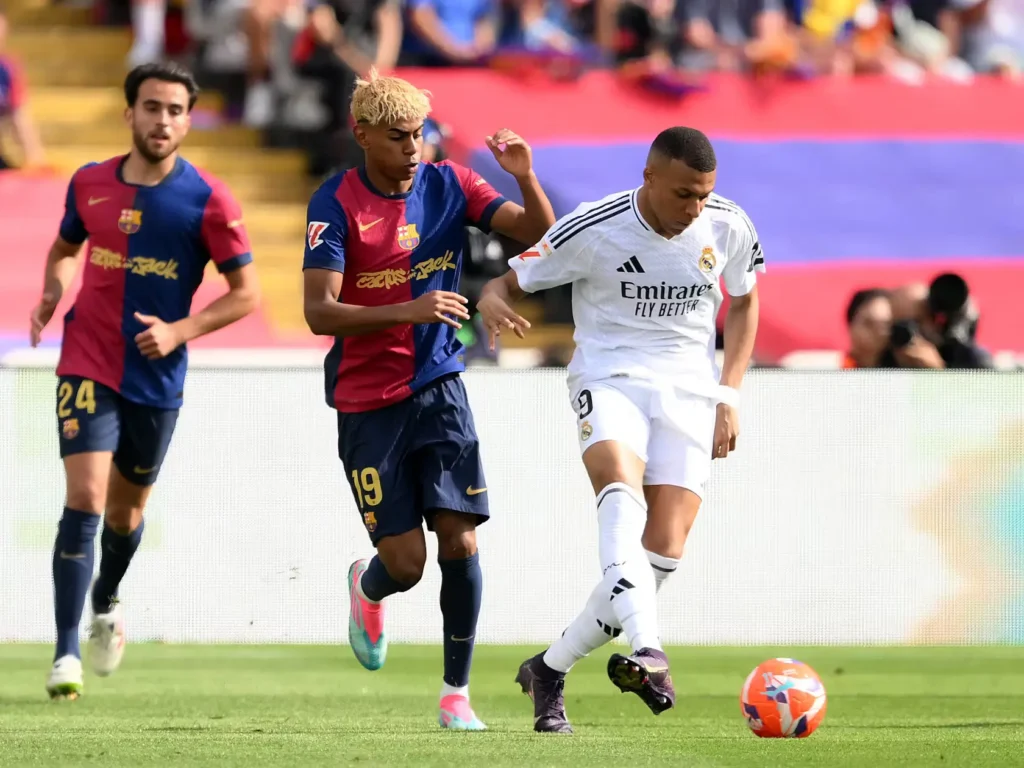 رسميًا.. موعد الكلاسيكو بين ريال مدريد و برشلونة 1 موعد الكلاسيكو بين ريال مدريد وبرشلونة على ملعب سانتياغو برنابيو