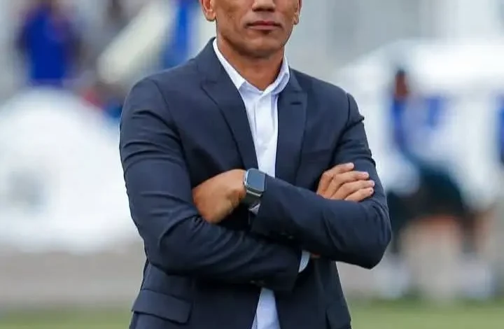 من هو فادلو دافيدز المدرب الجديد للرجاء البيضاوي؟ 1 فادلو دافيدز مدرب الرجاء البيضاوي الجديد خلال عودته لتولي المسؤولية