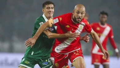 صورة من ديربي الدار البيضاء بين الوداد والرجاء 2025