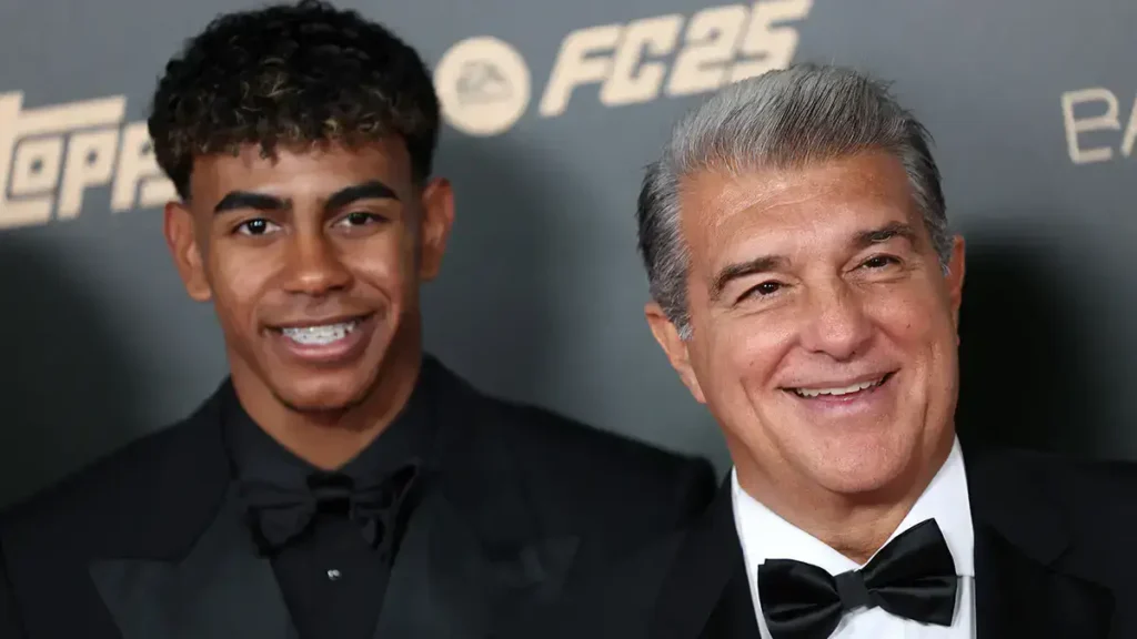 لامين يامال خلال تدريب برشلونة بعد أزمة الكلاسيكو