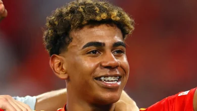 اللاعب لامين جمال خلال مباراة مع المنتخب الإسباني وسط جدل إعلامي حول مستقبله الدولي